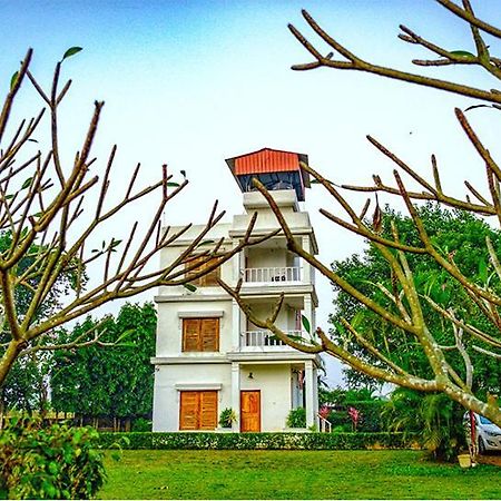 Отель Raktokorobi Karu Gram Sri Niketan Экстерьер фото