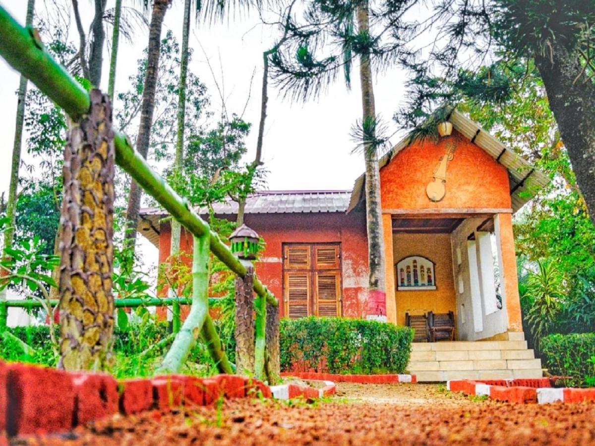 Отель Raktokorobi Karu Gram Sri Niketan Экстерьер фото