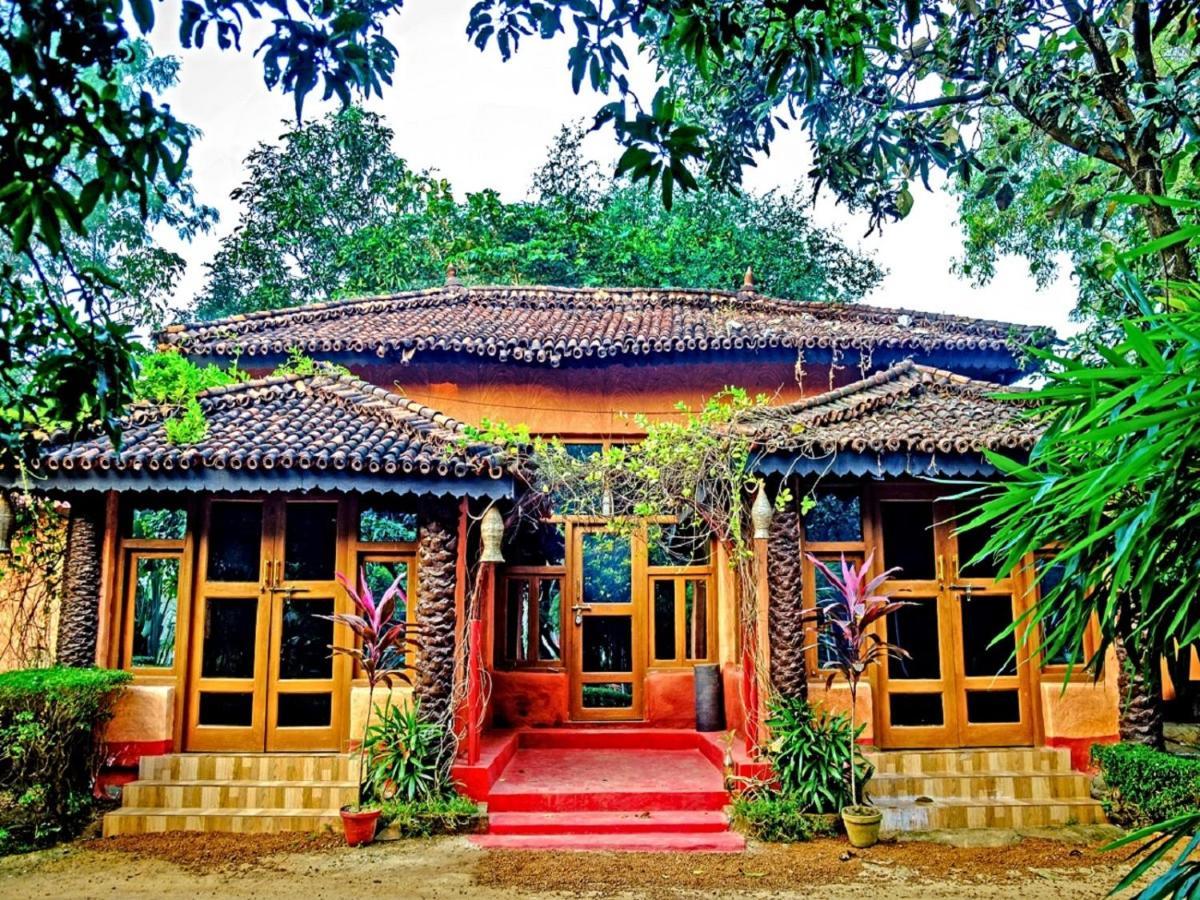 Отель Raktokorobi Karu Gram Sri Niketan Экстерьер фото